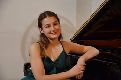 Dani Zhogovska Dani Zhogovska
